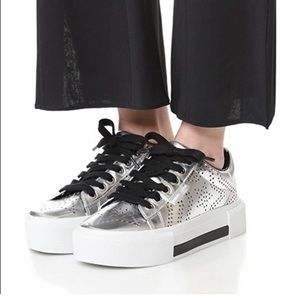 KENDALL+KYLIE Tyler 7 Perforated Silver Metallic Platform Sneakers Size 9